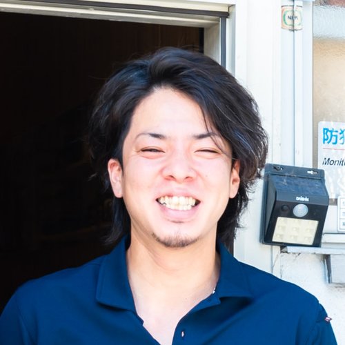 スタッフ 中村の顔写真